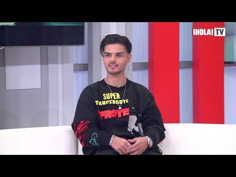 Abraham Mateo cuenta anécdotas del video “Qué ha pasao” con Sofía Reyes | ¡HOLA! TV