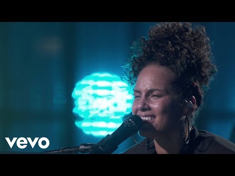 Alicia Keys - Fallin' (Live from Apple Music Festival, London, 2016)