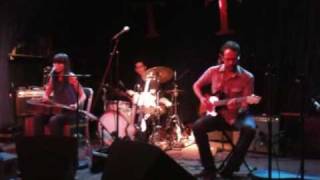 Trespassers William - Different Stars - Live