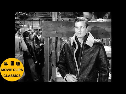Stalag 17 (1953) - Price sees the cord signal