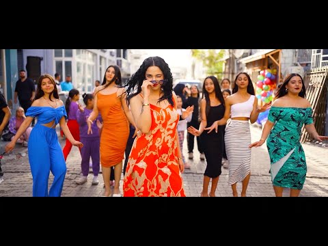 NAZAR KARAÇAKI & İZMİRLİ EYÜP & ŞAFAK DİLDÖKEN  AYNALARA KÜSTÜM 2025 ROMAN HAVASI