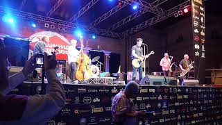 Stranded - James Hunter Six