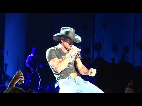 Tim McGraw - Indian Outlaw [Live] 6.7.2014 - Noblesville, IN (Indianapolis)