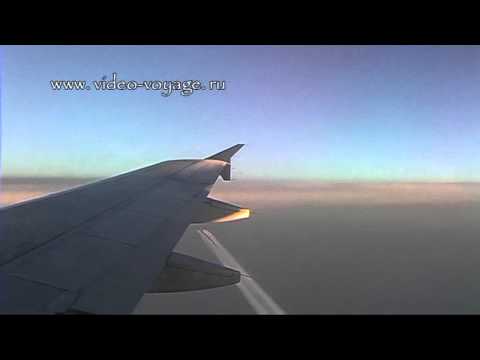 Два самолета чуть не столкнулись в воздухе.