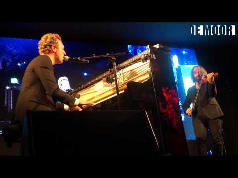 Viva la vida by Coldplay's Chris Martin Live at The Ormeley Dinner in London