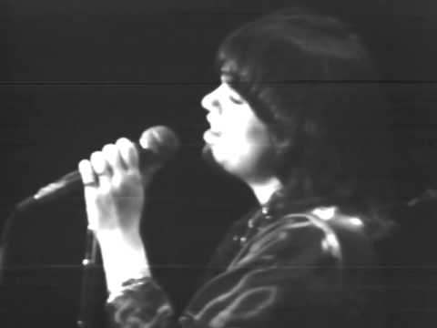 Linda Ronstadt - Desperado - 12/6/1975 - Capitol Theatre (Official)