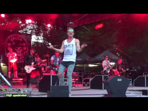 WALDA GANG - Lásko má já stůňu - Rockfest Dačice - 28.7. 2017