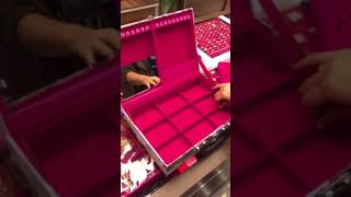 Chegaram as novas maletas para vc expor suas lindas peças!!!