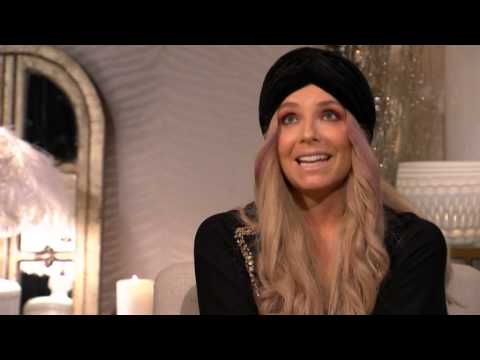 Därför bytte Marie Picasso namn till Shanta Liora - Malou Efter tio (TV4)