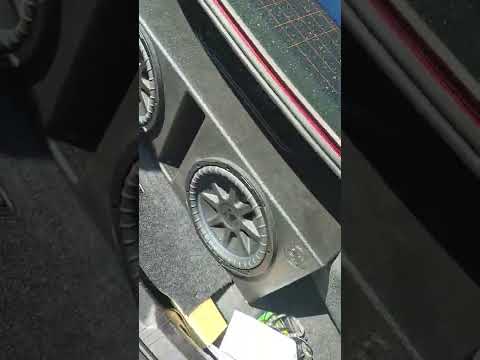 kicker cvx 12s in qbomb box rocking ❕❕😮
