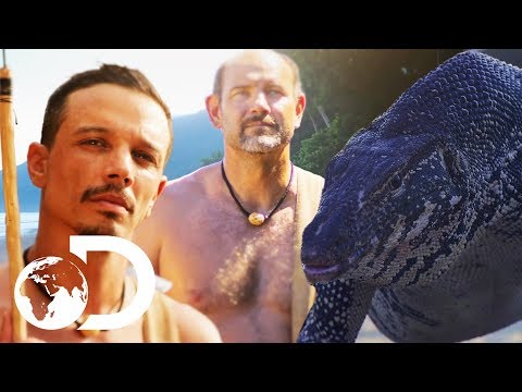 飢えた出場者は野生のモニタートカゲを狩ろうとする｜Naked & Afraid XL (Starving Contestants Attempt To Hunt Down A Wild Monitor Lizard | Naked & Afraid XL)
