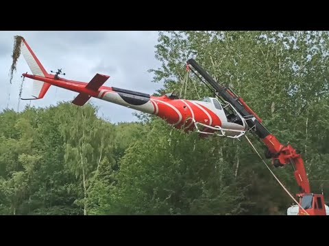 Operation to recover the helicopter wreck from Lake Rogoźnik