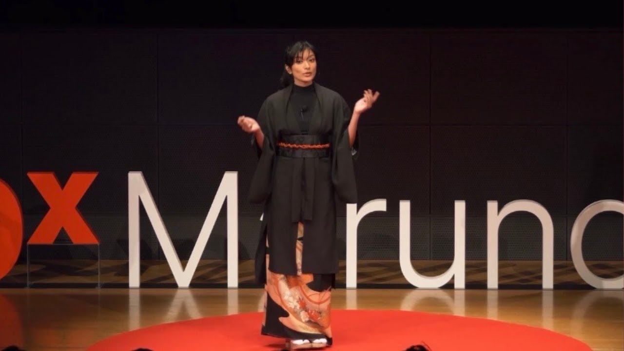 自分を愛する事。そして、土の上で裸足になろう！ | Rola ローラ | TEDxMarunouchi