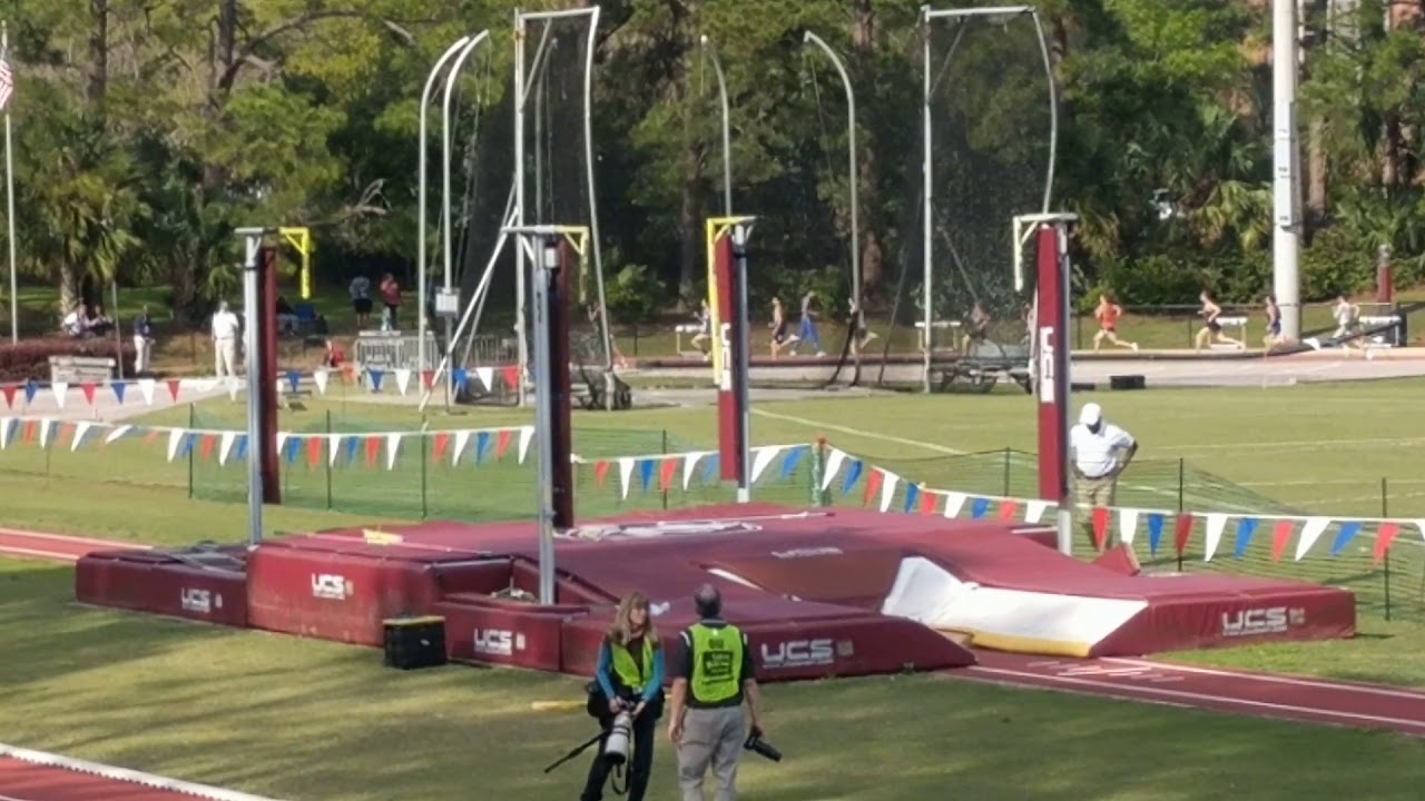 Putar video Last lap, 1500 CM FSU Relays 2018 sekarang Last lap, 1500 CM FSU Relays 2018