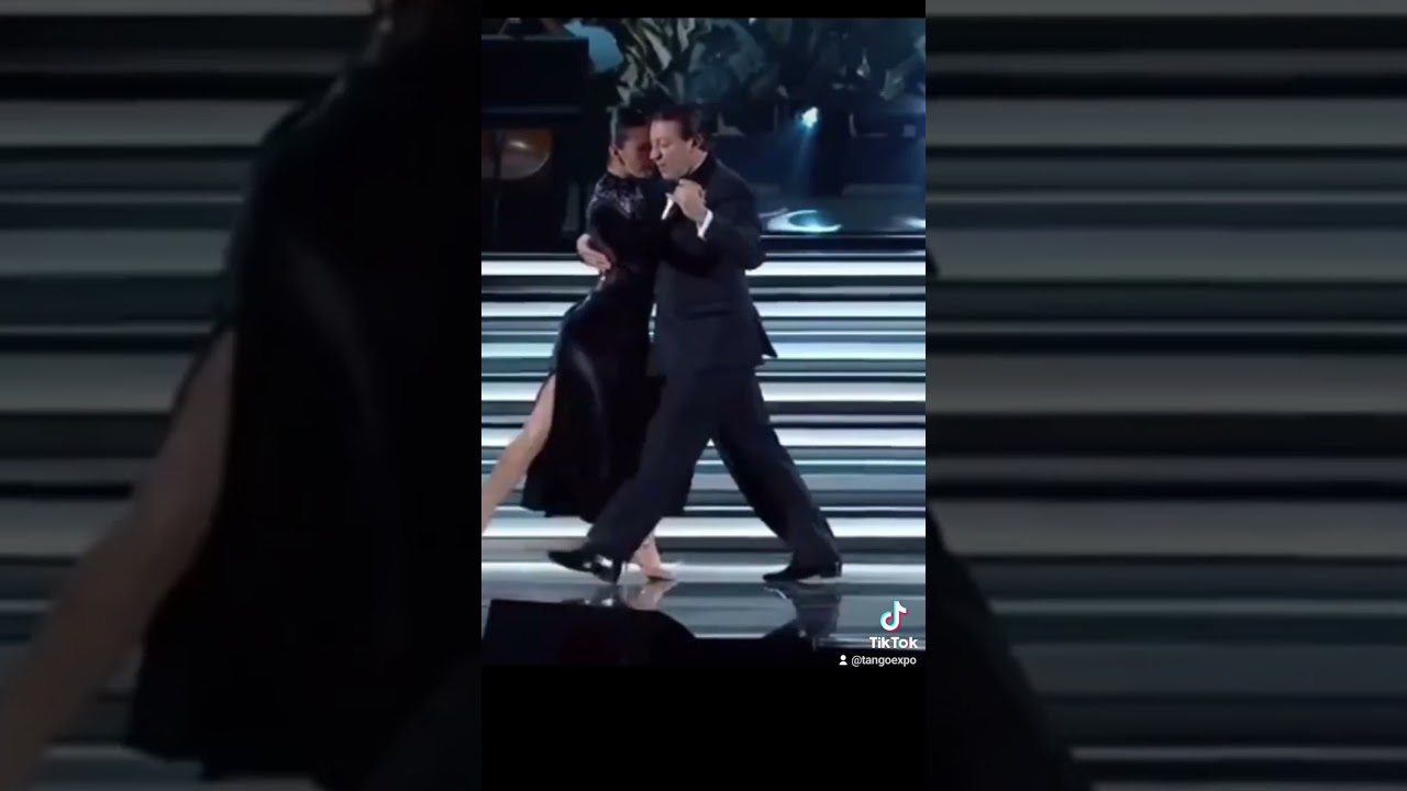 Video thumbnail for Miguel Ángel Zotto y Daiana Guspero 🩵 Follow ➡️ @tangoexpo  #tango  #tangoargentino