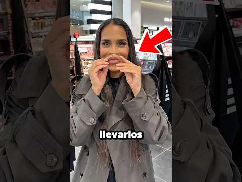 Creó Una Copia Exacta De Sus Labios 🤯