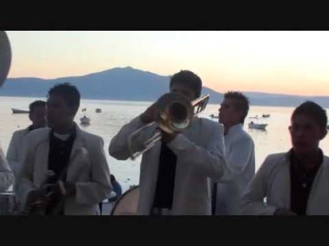 Nadie me vera llorar La Pequeña Banda  Video Official