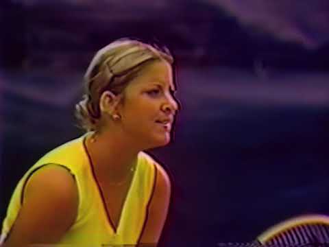 Tennis - 1975 US Open Ladies Singles Final