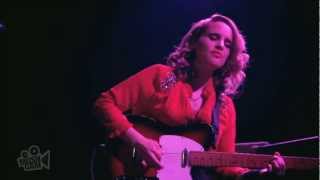 Anna Calvi - Surrender (Elvis Presley) (Live in New York) | Moshcam