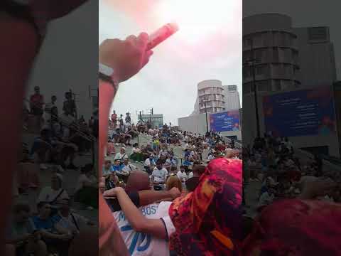 L'ambiance d'avant match Lors de OM - Toulouse, une reeeeggggallllade