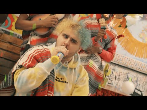 sad frosty - cardibdruggedme! (official music video)