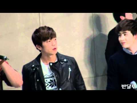 [FANCAM] 111227 Charity concert at Samsung Medical Center - I Can't [Wooyoung]-2