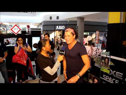Carlos Vives Firma Ecatepec (Entrevista) 3/3 | Showcase | Fans Choice Awards | Fanscoin