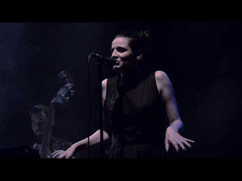 LAS TRIBUS  JULI LASO