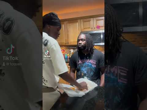 😂😂😂 #blowthisupforme #comedyshorts #funny #fypシ゚viral #lol #skit #youtubeshorts #youtube