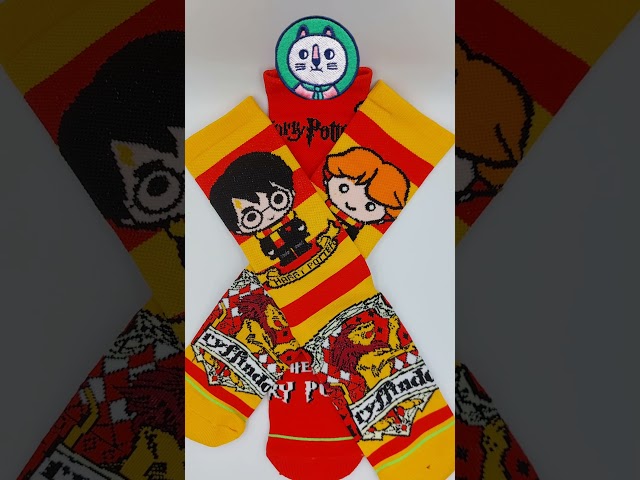 Vídeo relacionado con Harry Potter Calcetines, Diseño Hogwarts Gryffindor Slytherin, Pack de 3 Calcetines Unisex para Adultos, Regalo, Talla única EU 36 a 40