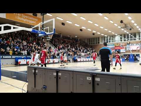 Bakken Bears v Benfica