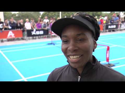 Hitting partner Martin Colenbrander & Venus Williams