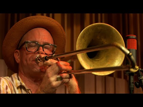 Charlie Halloran & The Tropicales video