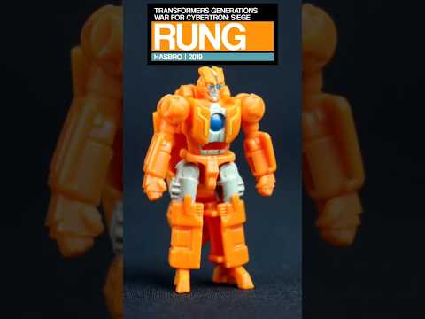 He's a doctor AND a weapon ? #Transformers Siege Battlemaster Rung