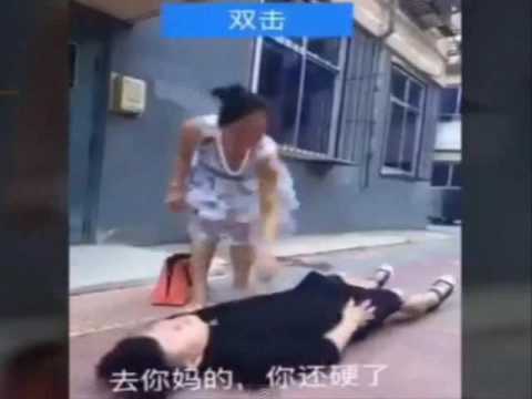 Keren!!! pura pura pingsan di jalan biar dapat cipokan dari cewek