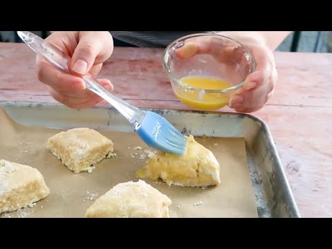 How to Make and Use an Egg Wash | Baking Basics