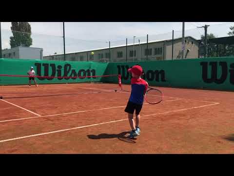 Filip turnaj mini tennis (red tennis) Tišnov 2020 - nohy, pohyb, hecování