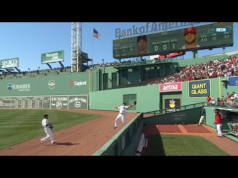 4/13/15: Betts does it all to lead Sox in home opener