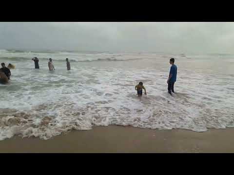 sandspit beach karachi