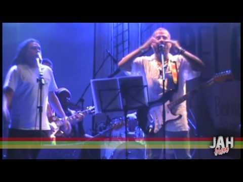 Banda Jah Bless - Kaya (Bob Marley) - Participação Edy vox e Serginho - Pelourinho-Ssa