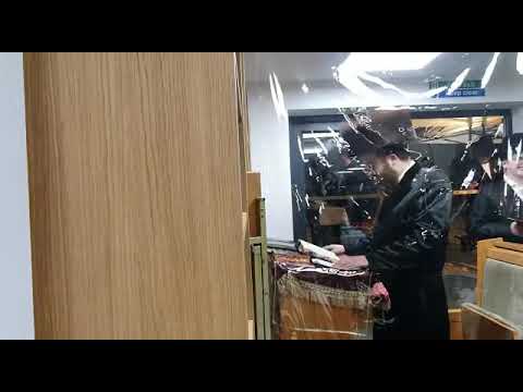 Sadigura Rebbe from London reciting Selichos 2020