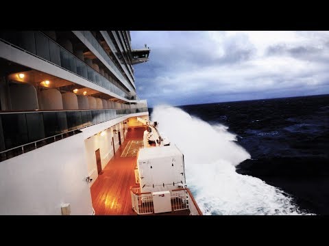 CRUISE SHIP CAUGHT IN A BOMB CYCLONE (Norwegian Breakaway)