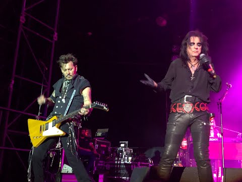 Hollywood Vampires - Show Intro, I Want My Now & Raise the Dead (LIVE)