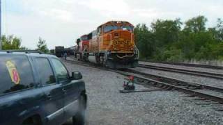 preview picture of video 'BNSF 9845 making a yard move in Cass Lake, MN, on 06/17/2009'