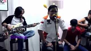 Download lagu Ungu   Andai Aku Bisa Akustik mp3