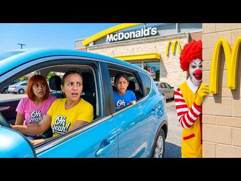 O PALHAÇO MALVADÃO NOS SEGUIU ATÉ O McDonald’s!  🤡🚗🍔