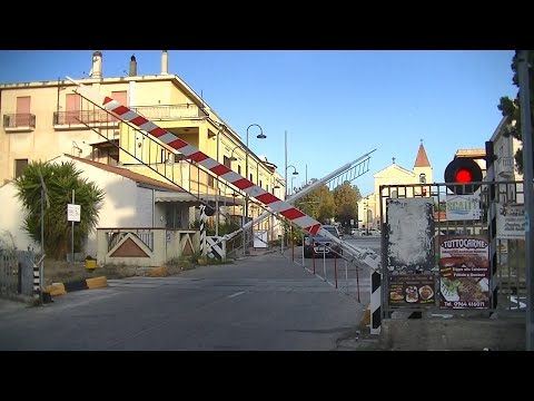 Spoorwegovergang Marina di Gioiosa Ionica (I) // Railroad crossing // Passaggio a livello