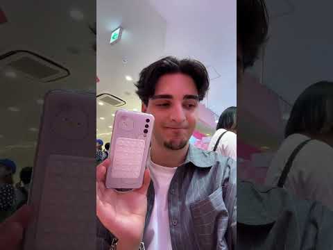 Making phone cases in Japan 😍