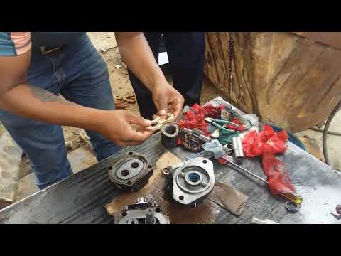 JCB 3DX Hydraulic pump seal changing