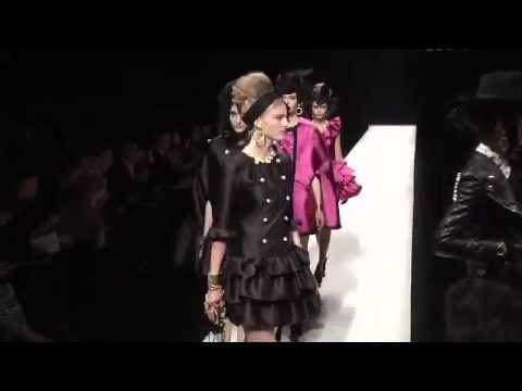Moschino Women's Wear Runway Fall/Winter 2012-13 by Trendstop.com